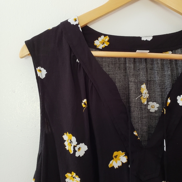 Old Navy Tops - 3 for $25 Old Navy || Black Floral Tie Neck Tank